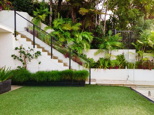 Why Some Lawns Stay Green While Others Fade Fast
